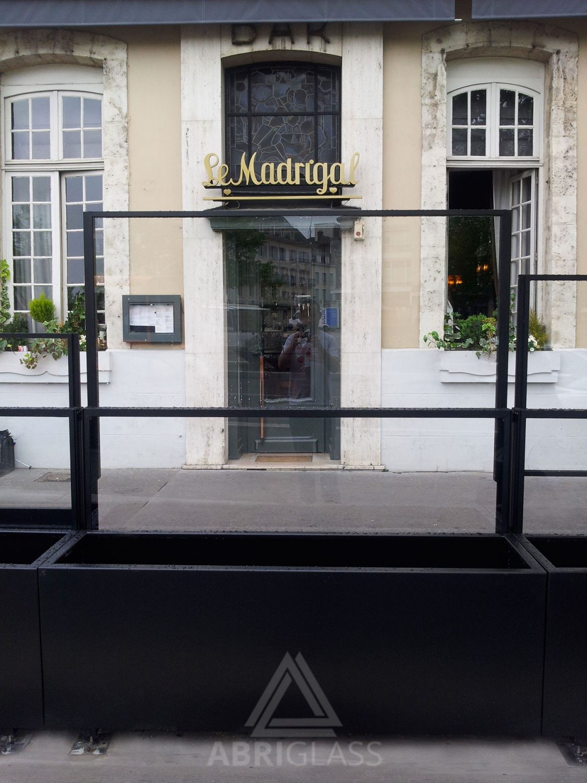 Paravent télescopique avec bac jardinière au Grand Monarque