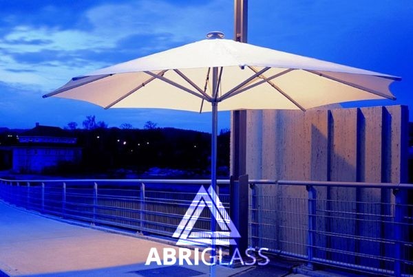 Parasol BEACH de nuit à Marseille