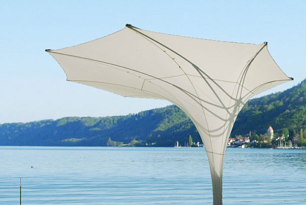 Parasol Tulipe en bord de mer