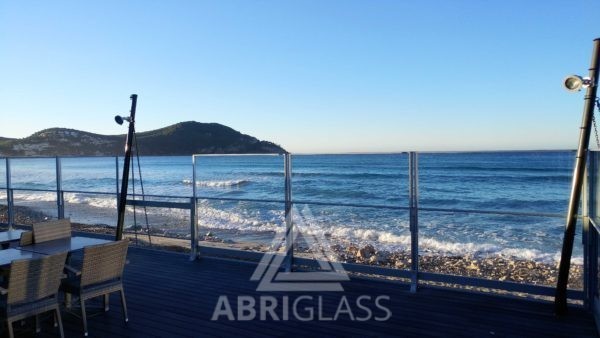 Paravents sur terrasse en bord de mer (les Lecques)