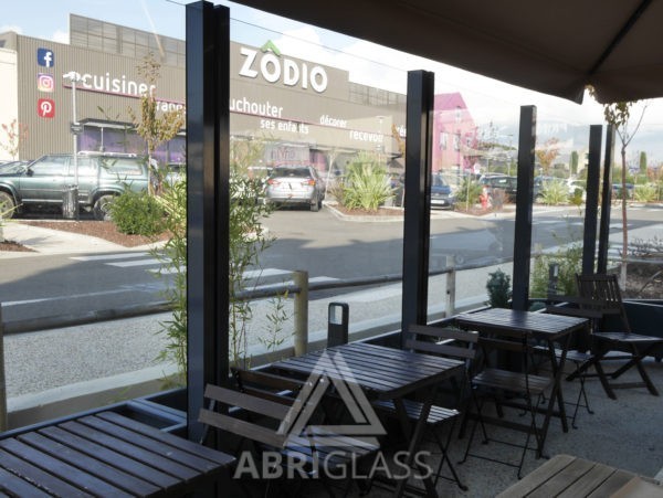 Glass wall à Cabriès (Zone Commerciale de Plan de Campagne)