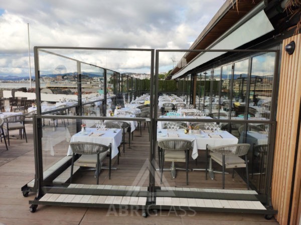 Paravents avec plateau de lestage sur roulette